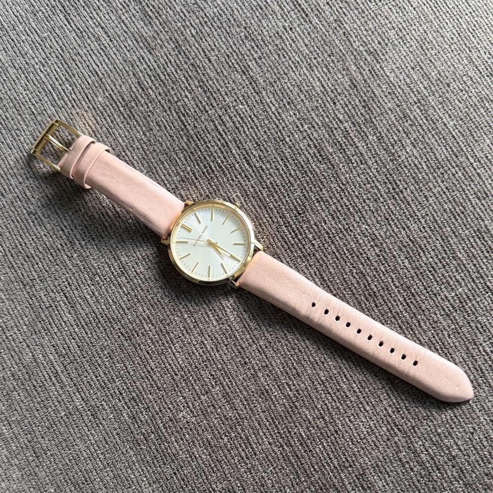 Elegant Pink Leather Strap Watch